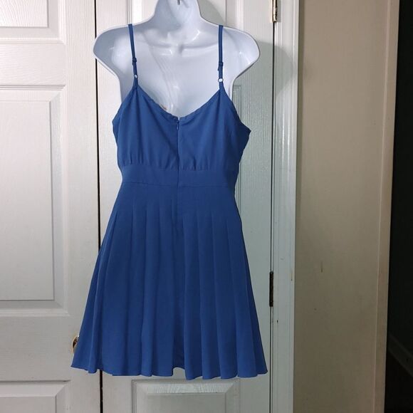 Forever Twenty One Forever 21 Boutique blue spaghetti strap pleated dress  Sz L - Picture 4 of 7